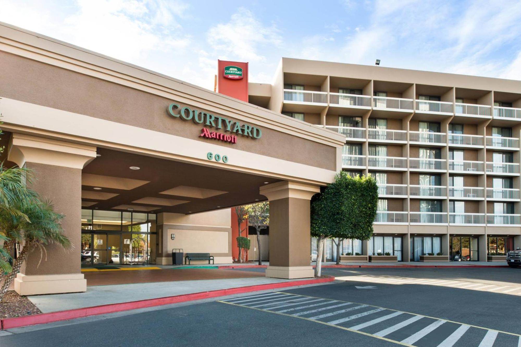 Courtyard By Marriott Oxnard/ventura Hotel 3*