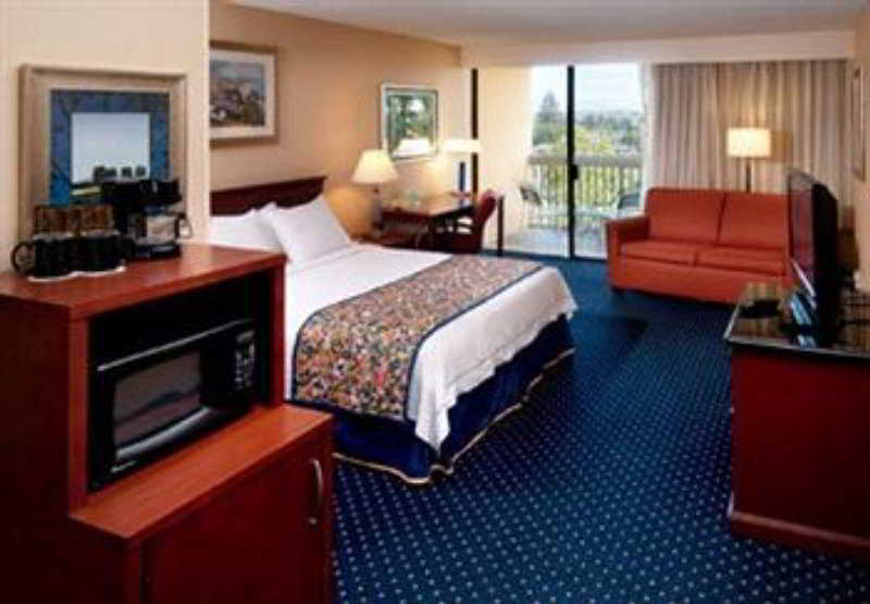 Courtyard By Marriott Oxnard/ventura 3*